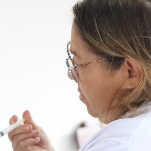 Secretaria de Saúde de Barra do Piraí instala ponto de vacinação contra a gripe na Praça Nilo Peçanha